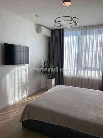 Продаж Квартира 4-кімнатна, 21/25 поверх на Ділова вул., 1/2 Kiev