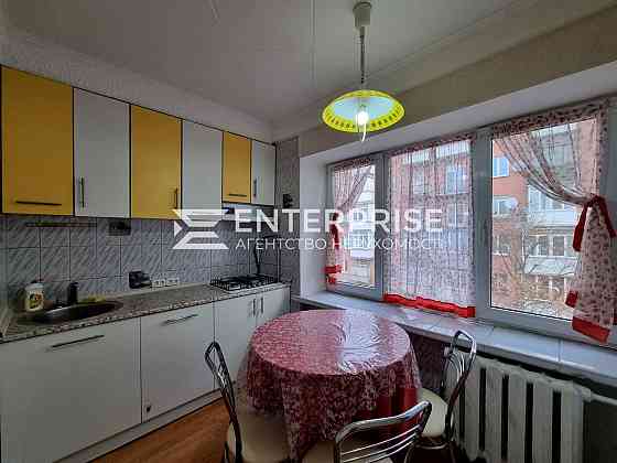 Продаж Квартира 2-кімнатна, 5/5 поверх на вул. Кирилло-Мефодиевская Kiev