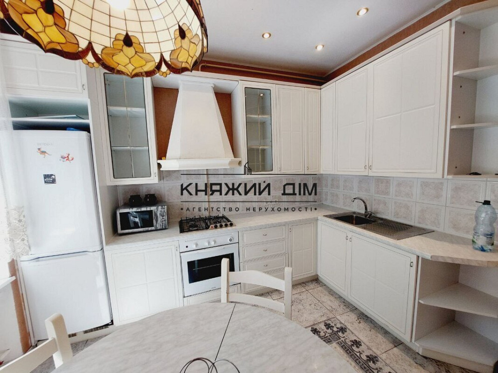 Оренда Квартира 3-кімнатна, 2/5 поверх на Кловский спуск Kiev - photo 1