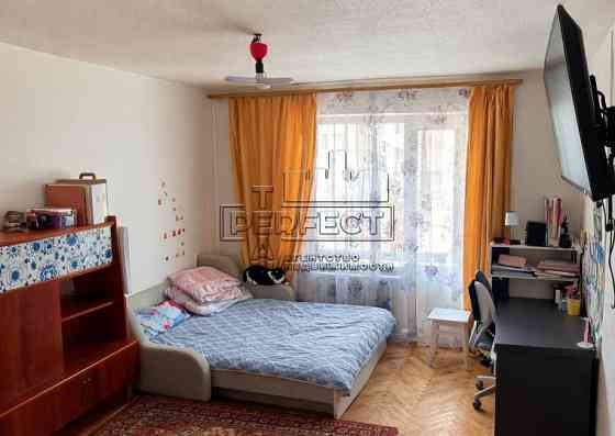 Продаж Квартира 1-кімнатна, 3/9 поверх на Дніпроводська вул., д. 3 Kiev