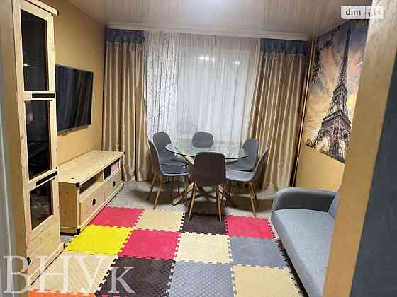 Продаж Квартира 3-кімнатна, 2/9 поверх на Відродження Луцьк