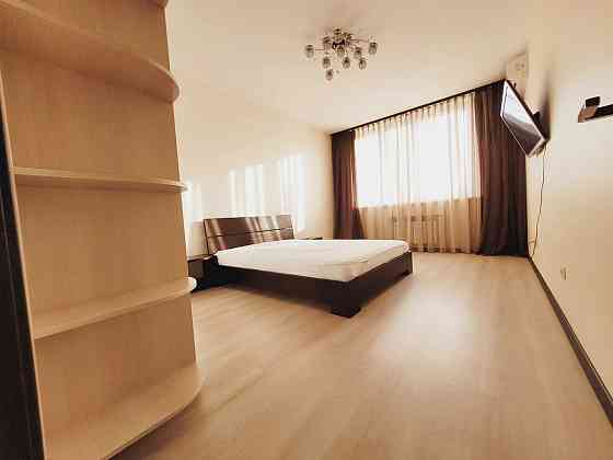 Оренда Квартира 2-кімнатна, 20/25 поверх на вул. Чавдар, 1 Киев