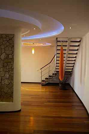 Продаж Квартира 5-кімнатна, 18/19 поверх на Дніпровська набережна, 19А Київ