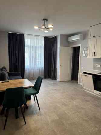 Продаж Квартира 2-кімнатна, 21/25 поверх на Василя Липківського (раніше Урицького) вул., д. 37г Київ