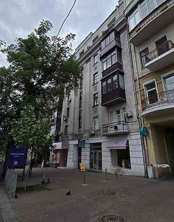 4-кімнатна, Велика Васильківська вул. (Червоноармійська), 42, Голосіївський Kiev