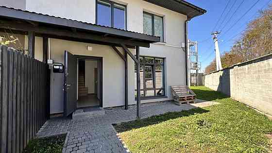 Продаж Будинок 2-кімнатний на вул. Фабрична Старий Яричів