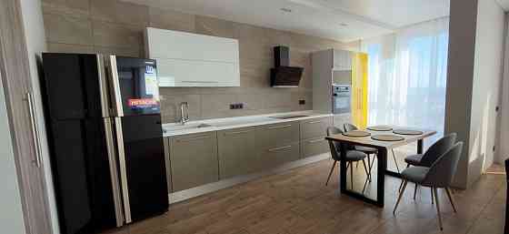 Продаж Квартира 4-кімнатна, 24/25 поверх на Бережанська вул., д. 4 Kiev