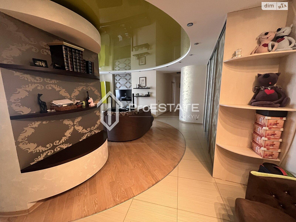 Продаж Квартира 3-кімнатна, 16/24 поверх на вул. Урловская Київ - фото 1