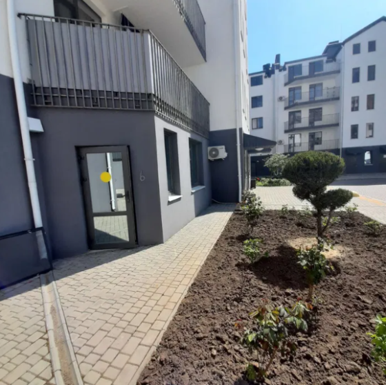 Продаж комерційне приміщення на ул. Академика Сахарова, 11 приміщень - 2, поверх - 1 Крижанівка (Комінтернівський район)