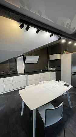 Продаж Квартира 3-кімнатна, 10/10 поверх на вул. Бельведерська Ivano-Frankivs'k