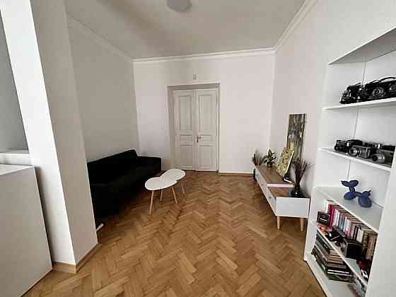 Продаж Квартира 2-кімнатна, 2/2 поверх на вул. Зелена Львов