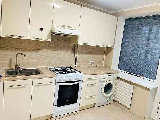 Оренда Квартира 3-кімнатна, 13/16 поверх на просп. Павла Тичини, 20 Київ