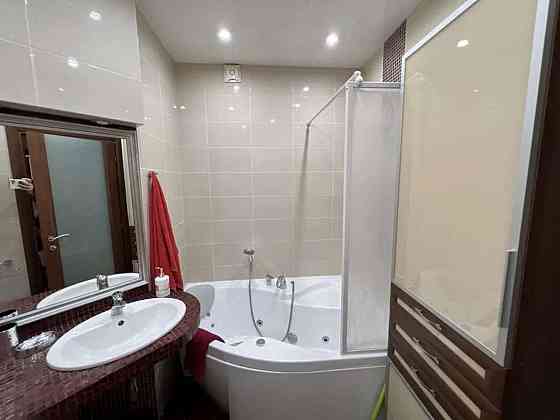 Оренда Квартира 1-кімнатна, 16/21 поверх на Бажана, 10 Kiev