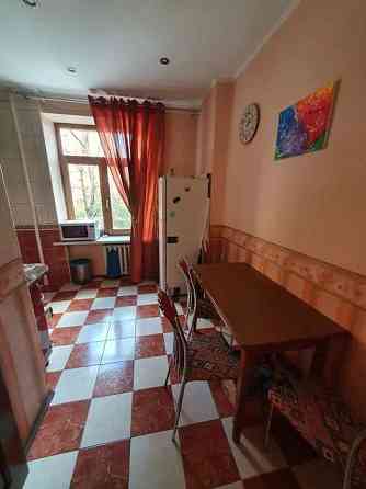 Оренда Квартира 3-кімнатна, 3/5 поверх на ул. Юрия Ильенко Kiev