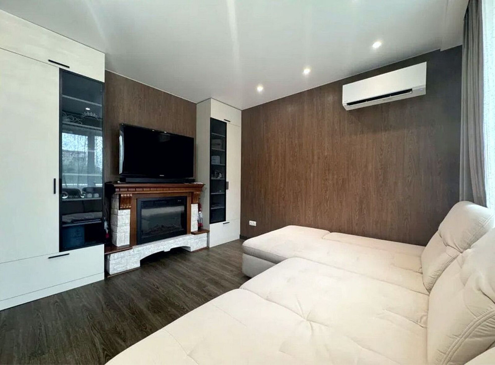 Продаж Квартира 3-кімнатна, 2/5 поверх на Гетьманская, 7 Dnipro - photo 1