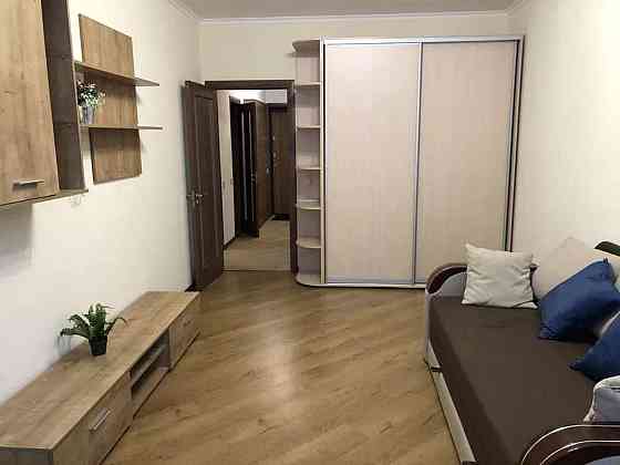 Оренда Квартира 1-кімнатна, 22/25 поверх на ул. Елены Пчилки Київ