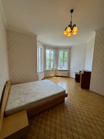 Продаж 2-поверховий Будинок з ділянкою 7 сот 231 кв.м 5 кімн. на Дачна Одеса