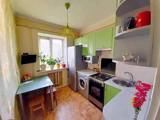 Продаж Квартира 3-кімнатна, 2/2 поверх на Образцова ул., 3А Дніпро