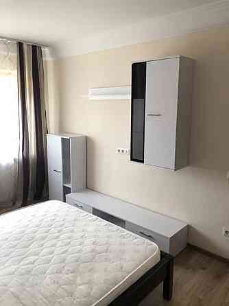 Оренда Квартира 2-кімнатна, 5/5 поверх на вул. Юності, 4 Kiev