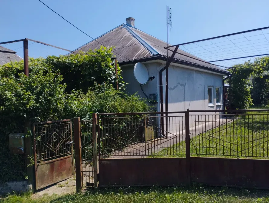 For sale 1-storey House  90 sq.m 3 rooms at Центральна Uzhhorod - photo 2