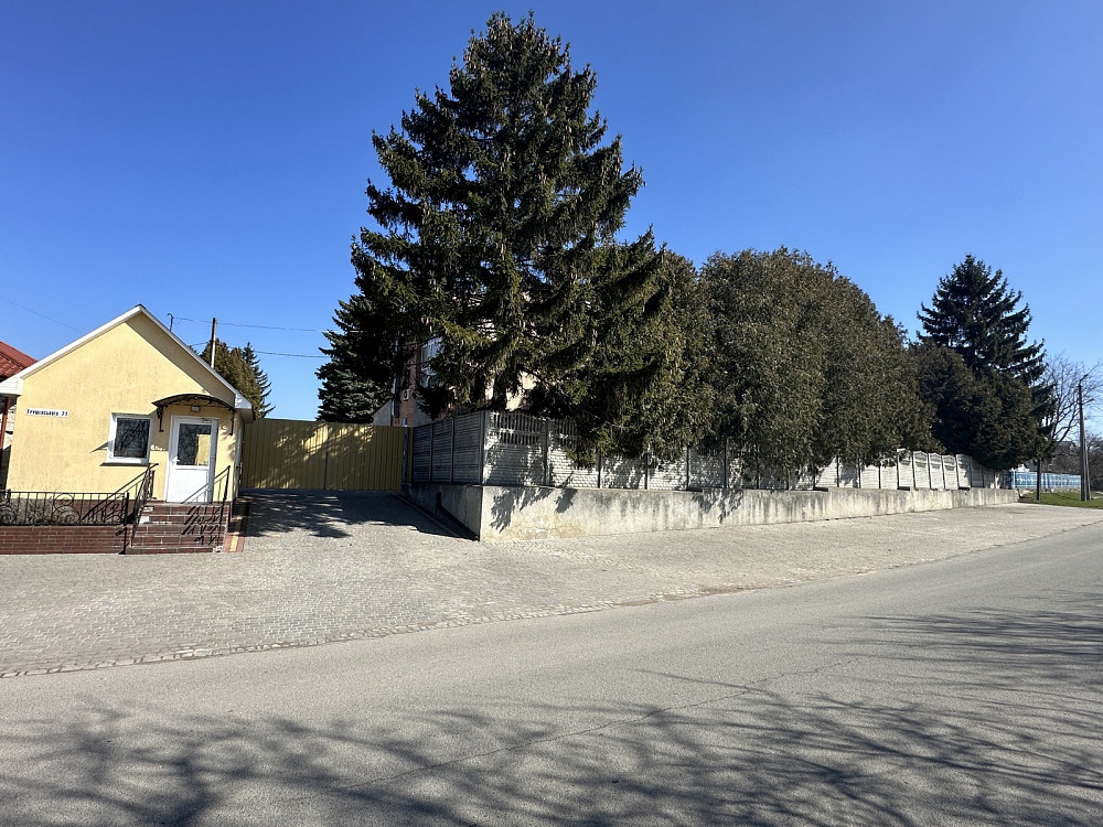 Оренда приміщення вільного призначення на Грушевського вул., 71  - фото 1