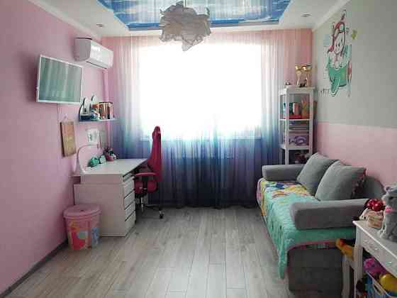 Продаж Квартира 2-кімнатна, 25/26 поверх на Воскресенська, 2а Київ