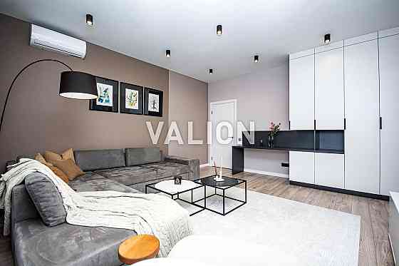 Продаж Квартира 2-кімнатна, 4/25 поверх на Ділова вул., д. 1/2 Kiev