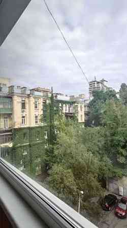 Оренда Квартира 3-кімнатна, 9/9 поверх на пл. Победы Киев