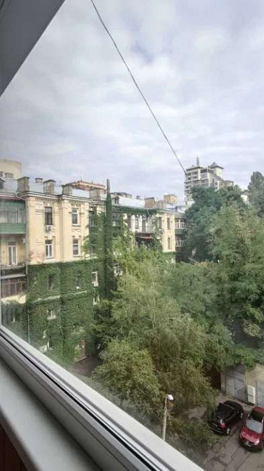 Оренда Квартира 3-кімнатна, 9/9 поверх на пл. Победы Київ - фото 1