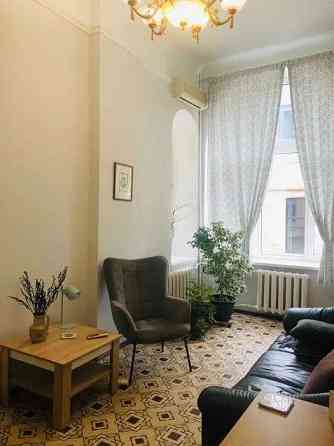 Оренда Квартира 2-кімнатна, 4/4 поверх на пл. Независимости Київ