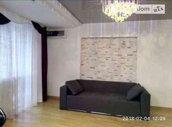 Оренда Квартира 3-кімнатна, 14/25 поверх на ул. Анны Ахматовой, 13-д Київ