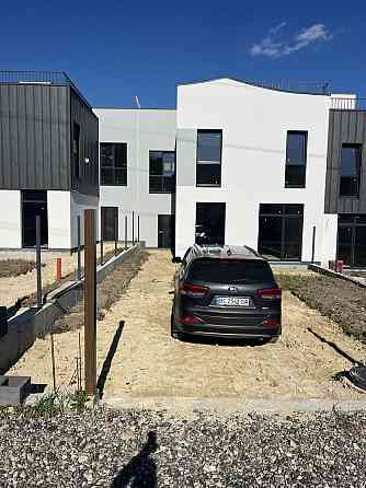 Продаж Будинок 4-кімнатний Винники