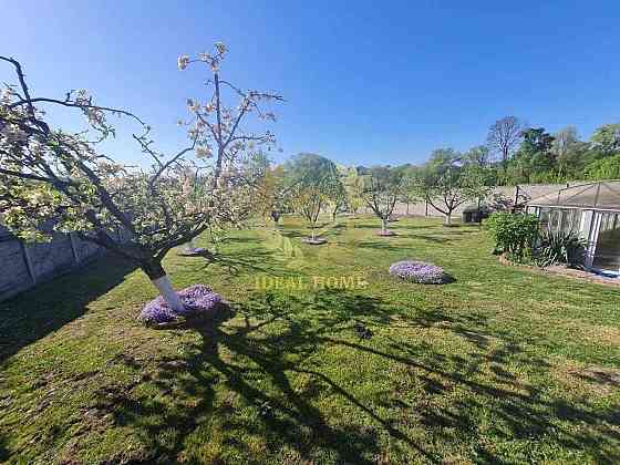 Продам будинок з євроремонтом у селі Триліси, 