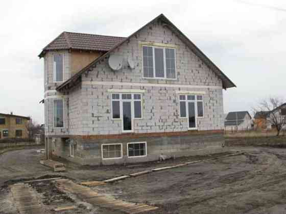 Продаж 3-поверховий Будинок з ділянкою 10 сот 198 кв.м  на Грушевского Бориспіль