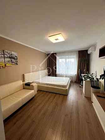 Продаж Квартира 2-кімнатна, 12/16 поверх на Драгоманова вул., 12а Киев