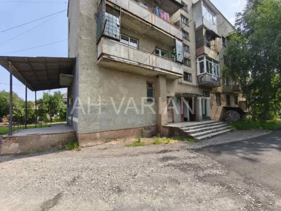 Продаж Приміщення в житловому будинку площа 598 кв.м 1-й поверх на Прикордонників 6А Чоп