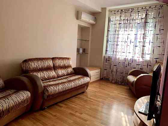 Оренда Квартира 2-кімнатна, 4/10 поверх на ул. Татарская, 7 Київ