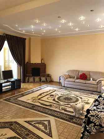 Оренда Квартира 2-кімнатна, 10/11 поверх на Армейская ул., 17а Одеса