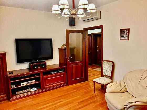 Оренда Квартира 3-кімнатна, 2/4 поверх на пер. Артиллерийский Kiev