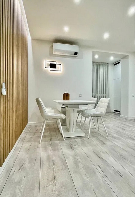 Продаж Квартира 2-кімнатна, 10/12 поверх на Владимирская ул., 1 Дніпро - фото 3