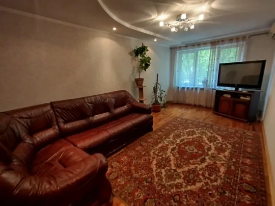 Продам. 3-комн. кв. 4/9, ул. Фабрично-Заводская 20 Днепр