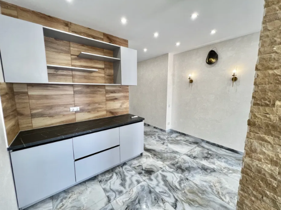 Продаж Квартира 1-кімнатна на ул. Малая Арнаутская, 71 Одесса