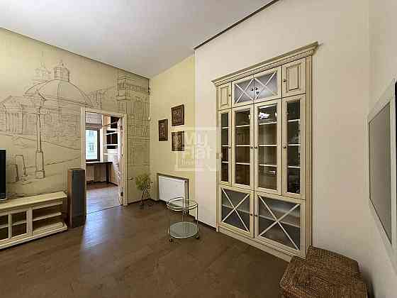 Продаж Квартира 3-кімнатна, 4/4 поверх на Саксаганського вул., д. 30 Kiev