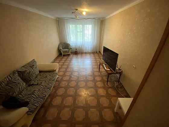 Оренда Квартира 1-кімнатна, 3/5 поверх на Соборності, 5 б Kiev