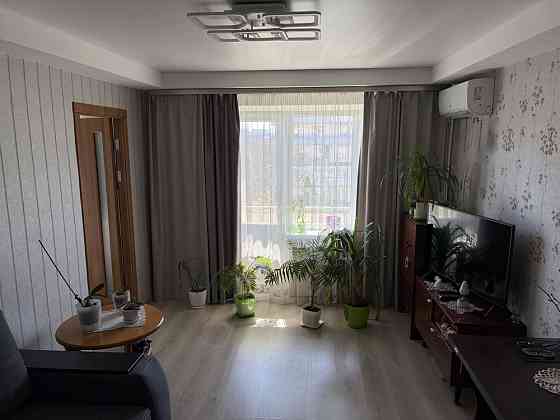 Продаж Квартира 3-кімнатна, 8/9 поверх на Чорнобильська вул., д. 11 Київ