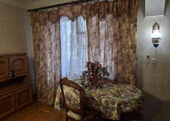 Оренда Квартира 2-кімнатна, 4/9 поверх на проспект Тычины Павла, д.5 Київ