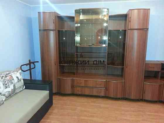 Оренда Квартира 1-кімнатна, 4/9 поверх на Большая Васильков Kiev