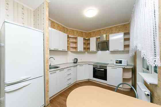 Оренда Квартира 1-кімнатна, 3/25 поверх на Русовой, 1 Київ