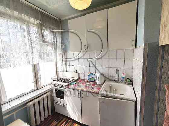 Продаж Квартира 1-кімнатна, 6/9 поверх на Зодчих, 64 Киев